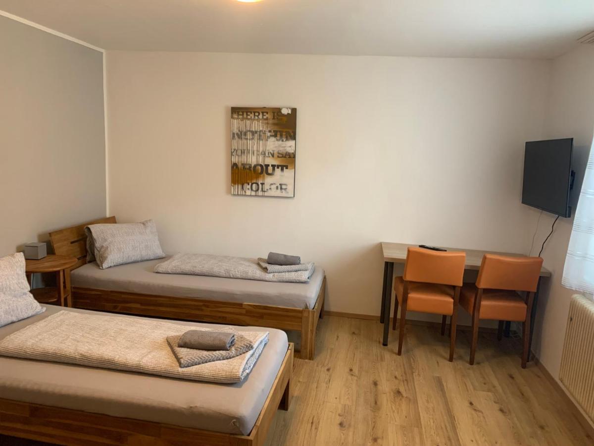 Roccos Raum Hotel Kapfenberg Bagian luar foto