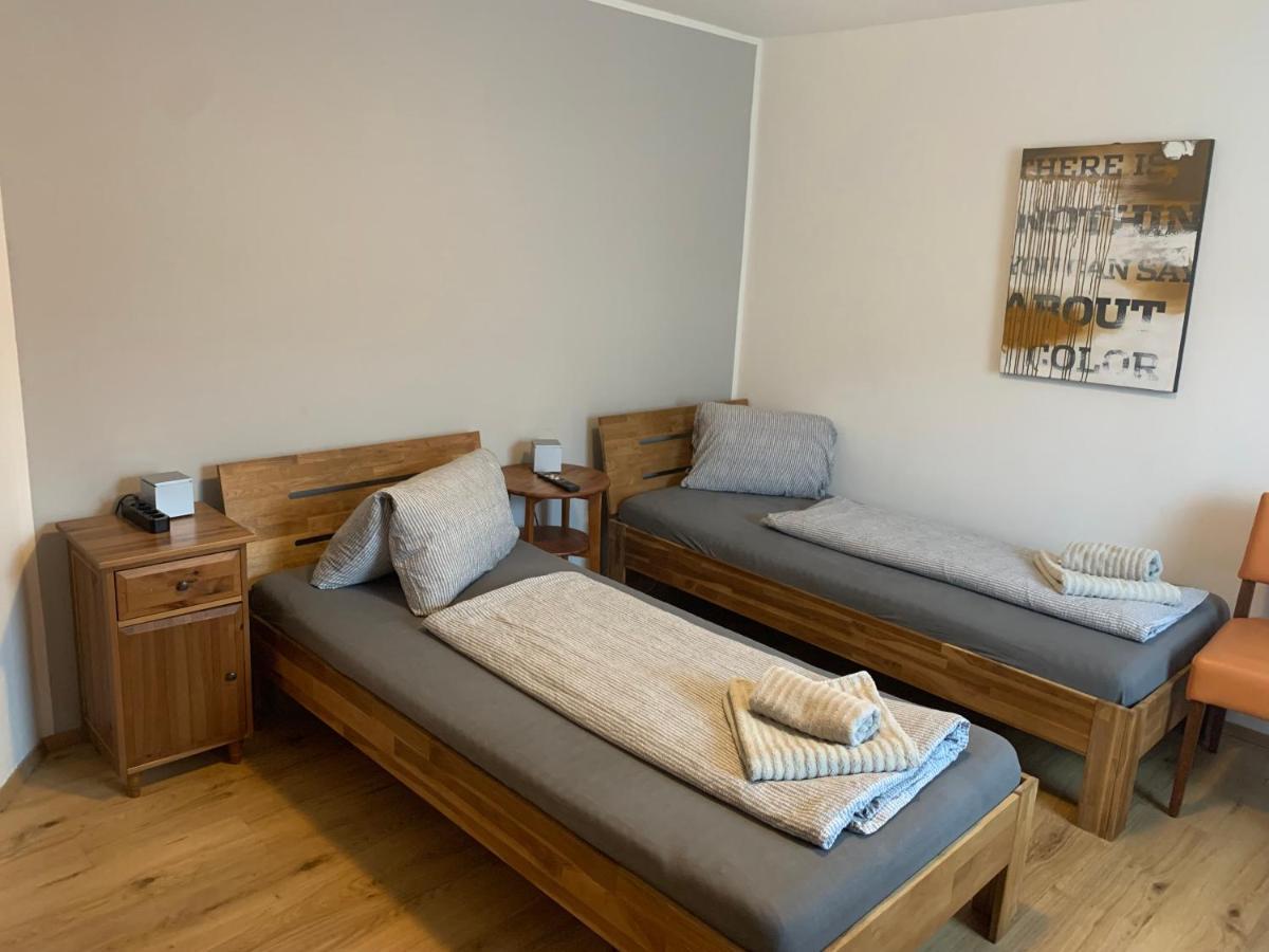 Roccos Raum Hotel Kapfenberg Bagian luar foto