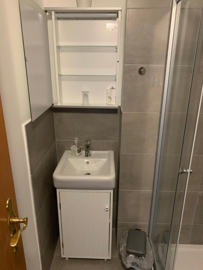 Roccos Raum Hotel Kapfenberg Bagian luar foto