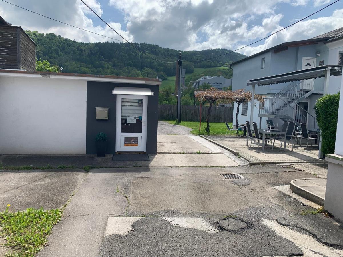 Roccos Raum Hotel Kapfenberg Bagian luar foto