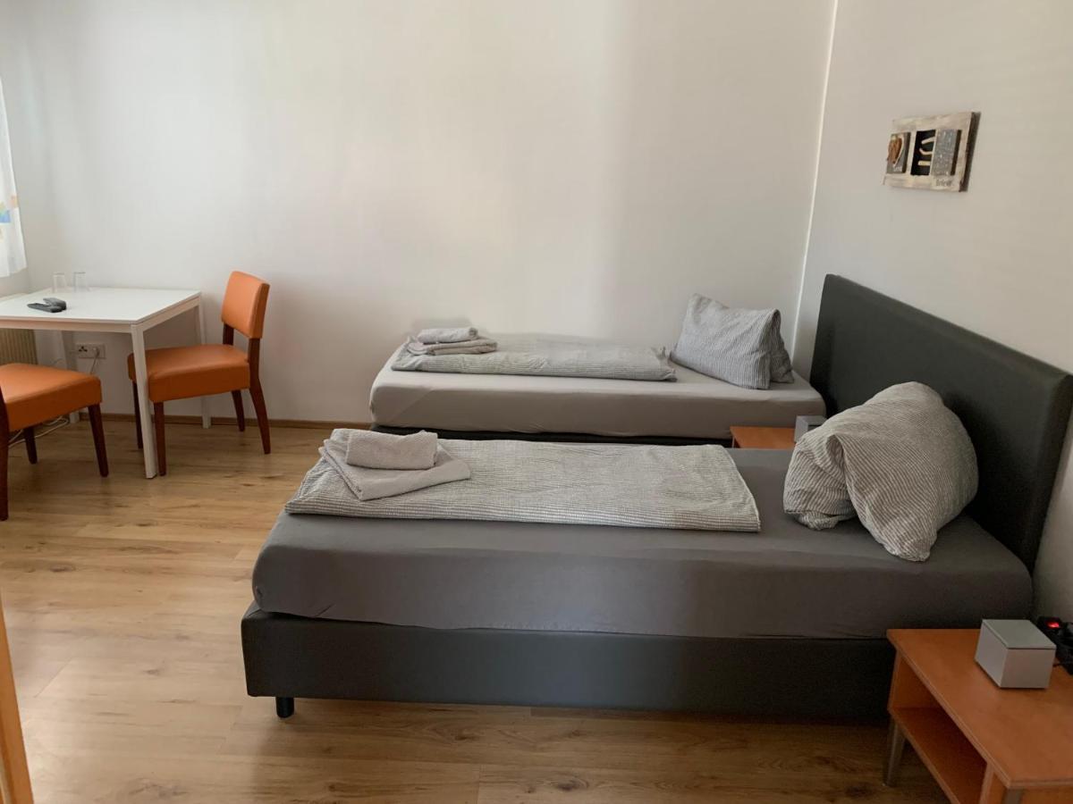 Roccos Raum Hotel Kapfenberg Bagian luar foto