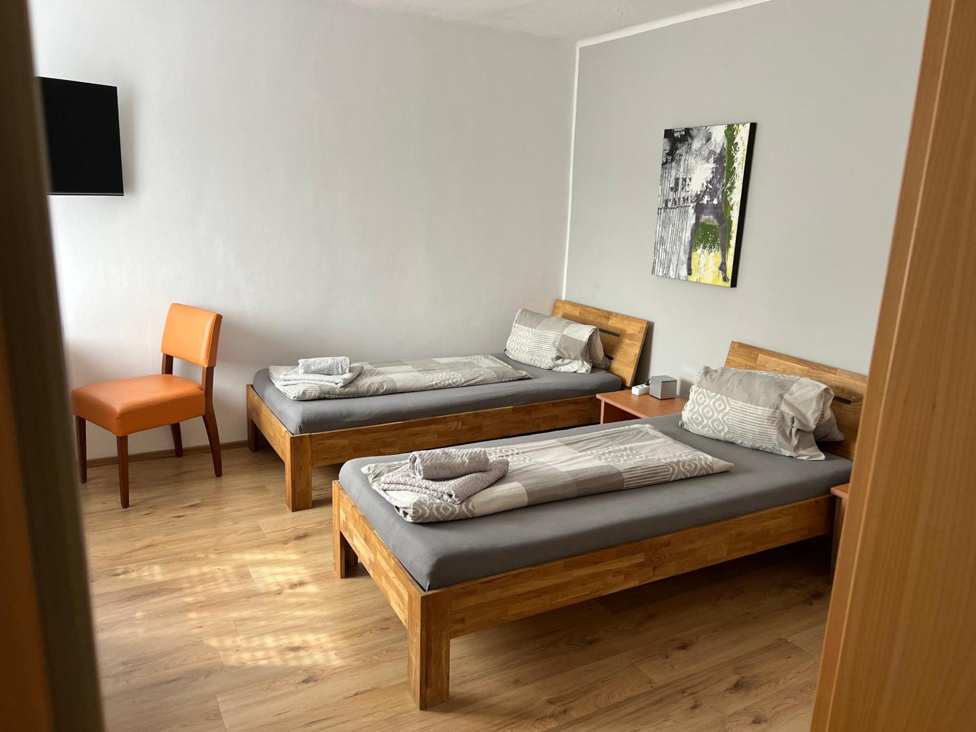 Roccos Raum Hotel Kapfenberg Bagian luar foto